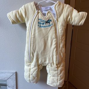 Yellow size large magic Merlin sleep suit